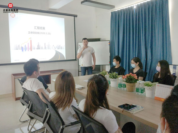 麗庭李岳鴻董事長(zhǎng)發(fā)表講話 麗庭李岳鴻董事長(zhǎng)發(fā)表講話