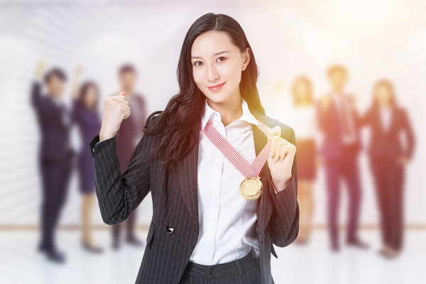 績效考核：評估員工成果，為晉升和獎懲提供依據(jù)