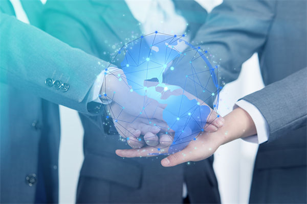 集團(tuán)管控中，如何建立有效的內(nèi)部溝通機(jī)制以促進(jìn)協(xié)同？