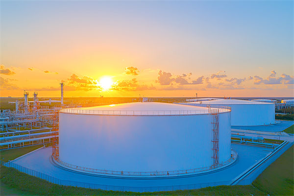 面對(duì)新興技術(shù)，企業(yè)戰(zhàn)略規(guī)劃如何把握機(jī)遇與應(yīng)對(duì)挑戰(zhàn)？