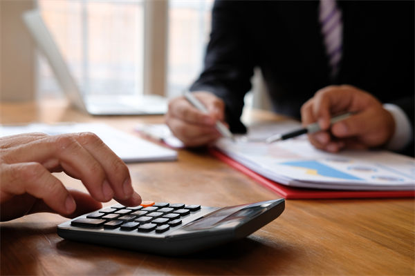 風(fēng)險(xiǎn)評(píng)估與應(yīng)對(duì)：組織規(guī)劃中如何預(yù)見(jiàn)并減輕潛在問(wèn)題？