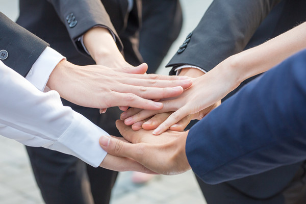 跨部門協(xié)作時，如何公平地衡量和評估每個人的績效？