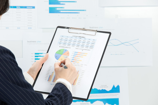 績效管理系統(tǒng)，是應(yīng)該追求高科技還是保持人性化？