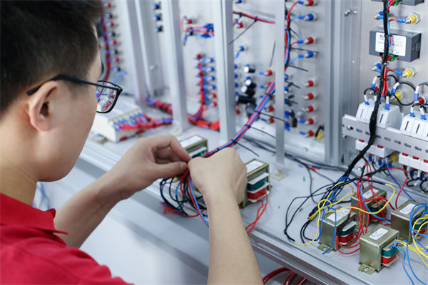 哪些行業(yè)人才火爆就業(yè)市場(chǎng)？人力資源管理有何啟發(fā)？