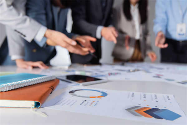 績效溝通形同虛設(shè)，績效咨詢?nèi)绾未罱ㄌ拐\交流橋梁？