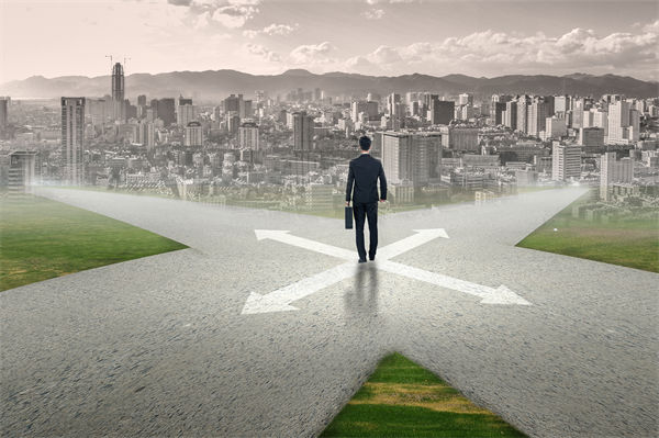 企業(yè)轉(zhuǎn)型遇阻，管理咨詢?nèi)绾尉珳?zhǔn)破局開辟新增長路徑？