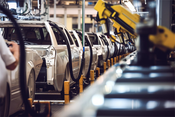 在精益生產(chǎn)過(guò)程中，如何有效識(shí)別并解決生產(chǎn)瓶頸問(wèn)題？