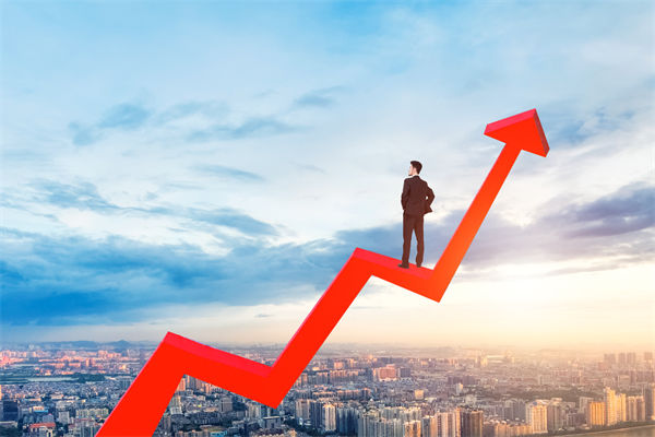 員工績效不佳，是應(yīng)該立即解雇還是給予改進(jìn)機(jī)會(huì)？