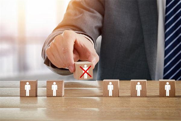 微軟在華外包公司一天裁員近2000人，人力資源管理怎么看？