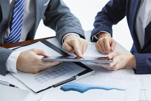 數(shù)字化轉(zhuǎn)型推進阻力重重、員工抵觸，怎樣快速落地？