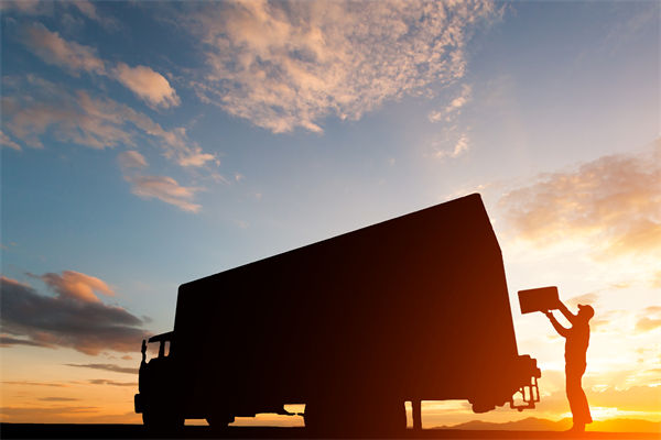 快遞員入職京東13年工資共100多萬，其他企業(yè)怎么看？