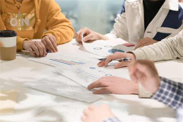 員工培訓(xùn)無效、成長慢，人力資源管理怎樣定制高效方案？