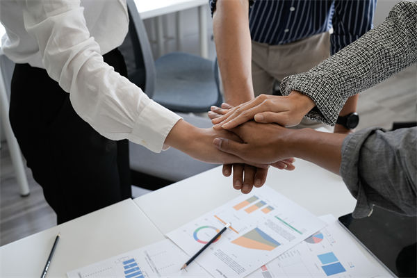 戰(zhàn)略管理怎樣融合多元文化，驅動跨國業(yè)務的拓展？